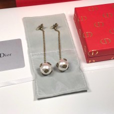 Limitált kiadású Christian Dior fehér gyöngyös gömb medál sárgaarany méhecskés gyémántokkal díszített fülbevaló