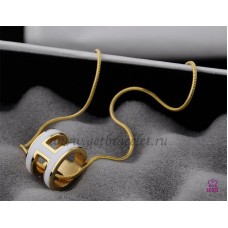 Hermés 3D Pop „H” logós kígyócsont színű nyaklánc sárgaaranyban