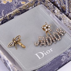 Dior aranyszínű JADIOR motívumos női kövezett gyémántokkal díszített, méhecskés aszimmetrikus fülbevaló