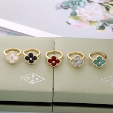 Van Cleef Arpels Magic Alhambra gyűrű gyöngyházzal és gyémántokkal