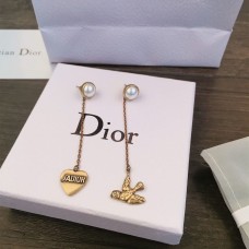 Dior JAdior sárgaréz fehér részletekkel aszimmetrikus fecske szív medálok hosszú bojtos fülbevalók