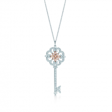 Tiffany Keys Enchant Primrose Key medál nyaklánc drágakövekkel, DC ékszerek eladása nőknek