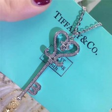 Tiffany Keys szív alakú, kulcsokkal kirakott kristályokkal díszített medál nyaklánc, édes ékszerek eladók